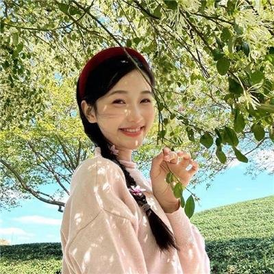 四月的女儿 海报